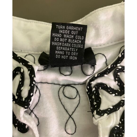 Objects D'art embellished artsy split neck sleeveless top - Picture 4 of 9